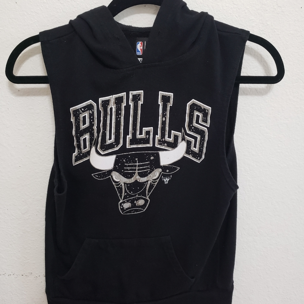 NBA Womens BULLS muscle hoodie shirt. Size Xsmall